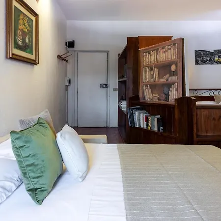 Guesthost - Centro Petite Appartamento