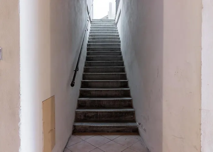 Guesthost - Centro Petite Appartement Ferrara